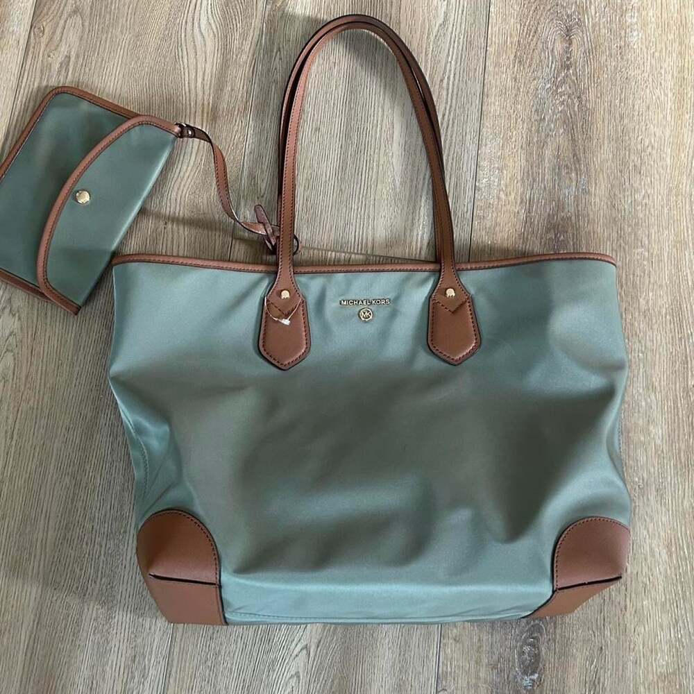 Michael Kors Collection Michael Kors 51 D 2